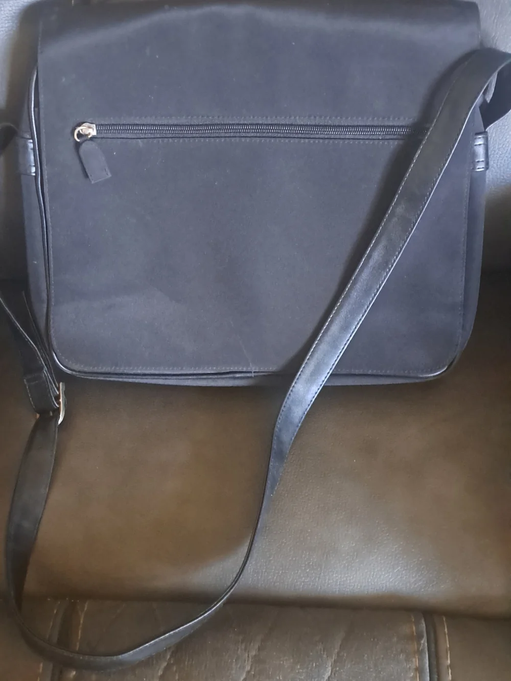 Black Men's Messenger/Laptop Bag with Front Zip Pocket